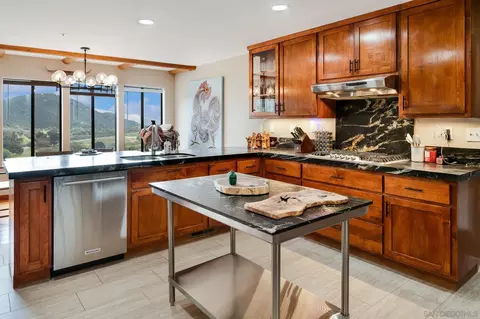 Kitchen - 17287 Oak Hollow Rd, Ramona, CA 92065 photo 3 of 4