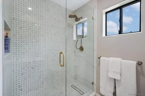 Bath - 17287 Oak Hollow Rd, Ramona, CA 92065 photo 3 of 6
