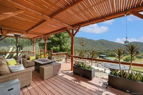 Exterior - 17287 Oak Hollow Rd, Ramona, CA 92065 photo 4 of 10