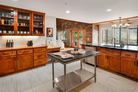 Kitchen - 17287 Oak Hollow Rd, Ramona, CA 92065 photo 2 of 4