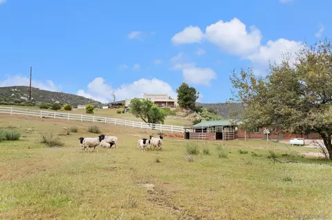 Exterior - 17287 Oak Hollow Rd, Ramona, CA 92065 photo 8 of 10