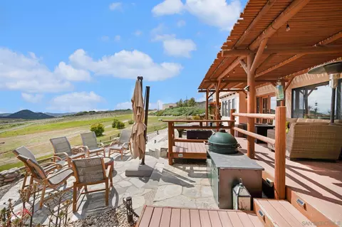 Exterior - 17287 Oak Hollow Rd, Ramona, CA 92065 photo 5 of 10