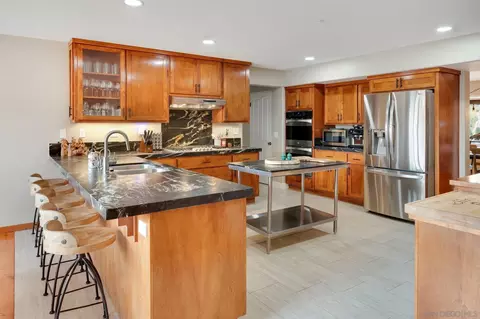 Kitchen - 17287 Oak Hollow Rd, Ramona, CA 92065 photo 4 of 4