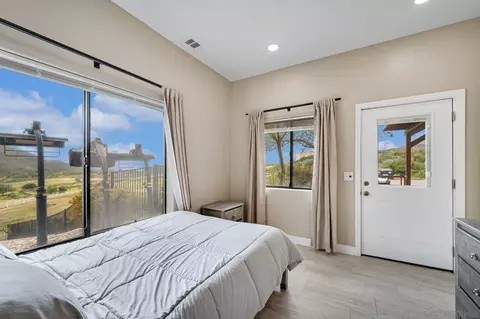 Bedroom - 17287 Oak Hollow Rd, Ramona, CA 92065 photo 7 of 8