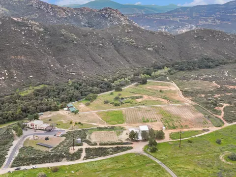 View/Area - 17287 Oak Hollow Rd, Ramona, CA 92065 photo 4 of 9
