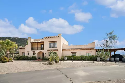 Exterior - 17287 Oak Hollow Rd, Ramona, CA 92065 photo 2 of 10