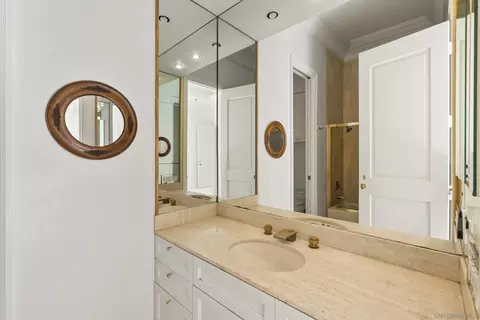 Bath - 2302 Rue Adriane, La Jolla, CA 92037 photo 3 of 5