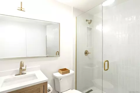 Bath - 2302 Rue Adriane, La Jolla, CA 92037 photo 4 of 5