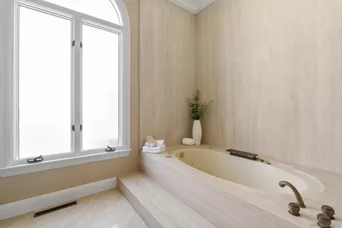 Bath - 2302 Rue Adriane, La Jolla, CA 92037 photo 1 of 5