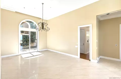 Living - 2302 Rue Adriane, La Jolla, CA 92037 photo 2 of 3