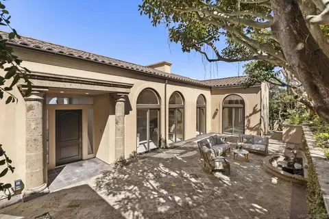 Exterior - 2302 Rue Adriane, La Jolla, CA 92037 photo 3 of 5