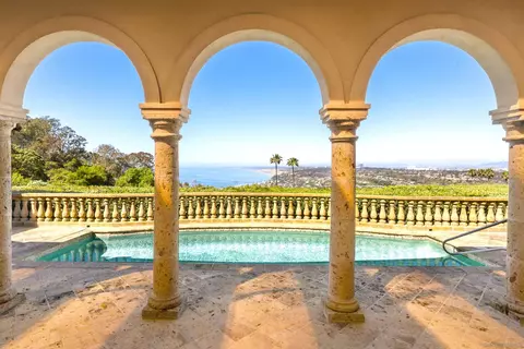 Exterior - 2302 Rue Adriane, La Jolla, CA 92037 photo 4 of 5