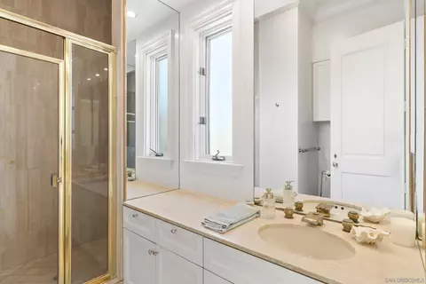 Bath - 2302 Rue Adriane, La Jolla, CA 92037 photo 5 of 5