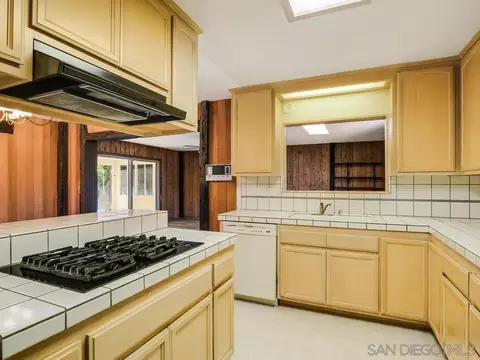 8017 Wetherly St, La Mesa, CA 91941 photo 15