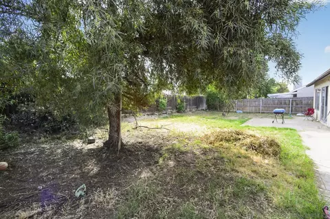 Exterior - 1072 Violet St, Hemet, CA 92545 photo 3 of 3