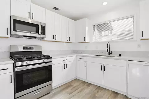 Kitchen - 537 Deluz Rd, Fallbrook, CA 92028 photo 1 of 1