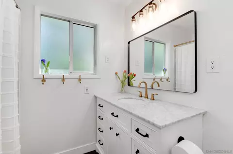 Bath - 8648 Alpine Ave, La Mesa, CA 91941 photo 1 of 2