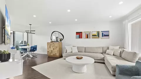 8490 Via Sonoma #10, La Jolla, CA 92037