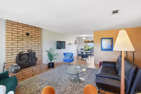Living - 2384 Glenn Rd, Fallbrook, CA 92028 photo 3 of 3