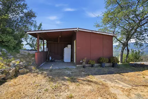Exterior - 2384 Glenn Rd, Fallbrook, CA 92028 photo 7 of 12