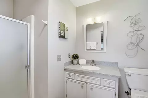 Bath - 2384 Glenn Rd, Fallbrook, CA 92028 photo 1 of 2