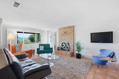 Living - 2384 Glenn Rd, Fallbrook, CA 92028 photo 1 of 3
