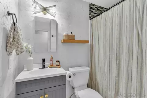Bath - 8969 New Seabury Dr, Santee, CA 92071 photo 2 of 2