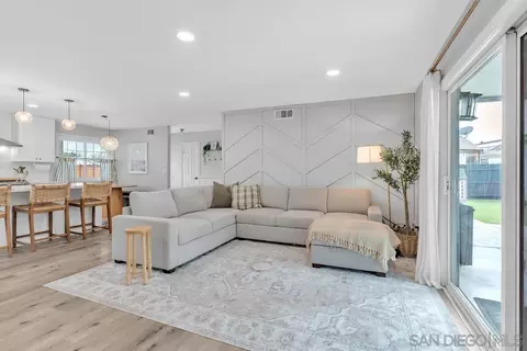 Living - 8969 New Seabury Dr, Santee, CA 92071 photo 2 of 4