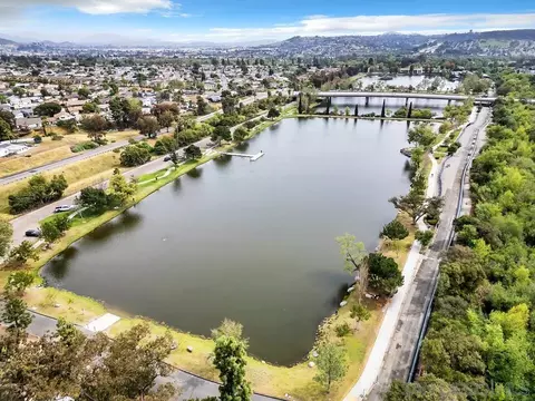 View/Area - 8969 New Seabury Dr, Santee, CA 92071 photo 8 of 9