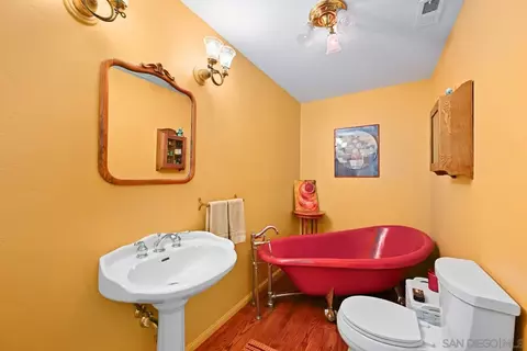 Bath - 1282 Olive Ave, Fallbrook, CA 92028 photo 1 of 4