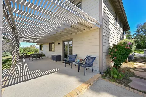 Exterior - 1282 Olive Ave, Fallbrook, CA 92028 photo 3 of 10