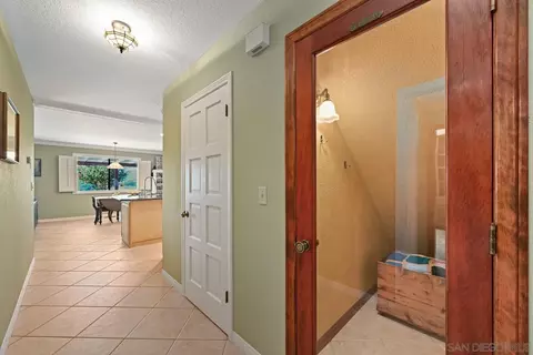 Entry Way - 1282 Olive Ave, Fallbrook, CA 92028 photo 2 of 4