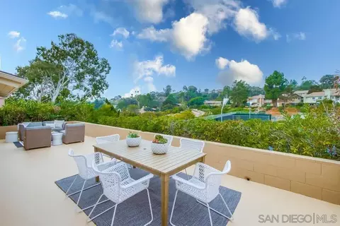 Exterior - 2152 Caminito Circulo Sur, La Jolla, CA 92037 photo 5 of 8