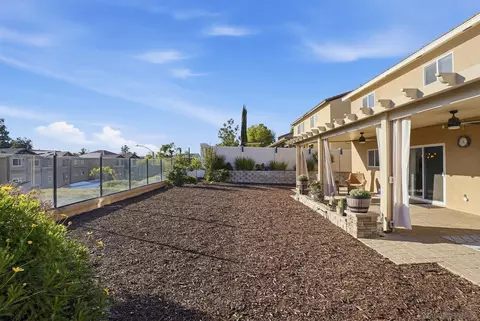 Exterior - 32892 Monte Dr, Temecula, CA 92592 photo 8 of 10