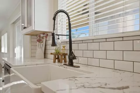 Kitchen - 32892 Monte Dr, Temecula, CA 92592 photo 2 of 8