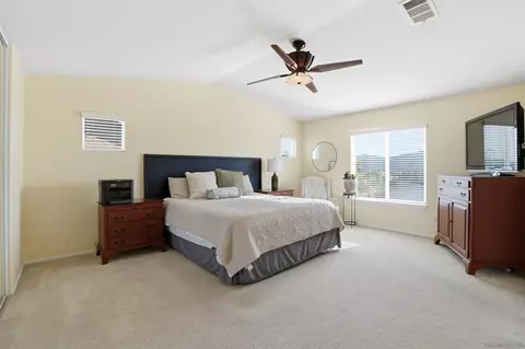 Bedroom - 32892 Monte Dr, Temecula, CA 92592 photo 1 of 4