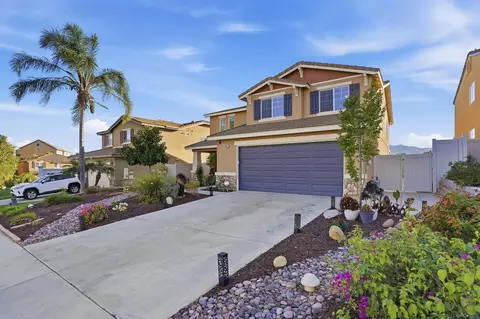 Exterior - 32892 Monte Dr, Temecula, CA 92592 photo 5 of 10