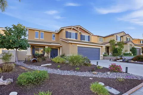 Exterior - 32892 Monte Dr, Temecula, CA 92592 photo 4 of 10