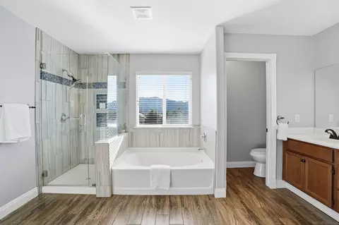 Bath - 32892 Monte Dr, Temecula, CA 92592 photo 3 of 6