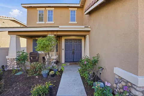 Exterior - 32892 Monte Dr, Temecula, CA 92592 photo 6 of 10