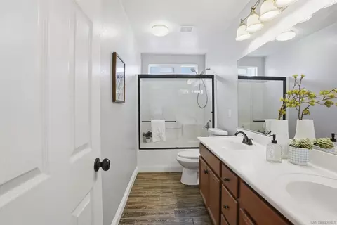 Bath - 32892 Monte Dr, Temecula, CA 92592 photo 6 of 6