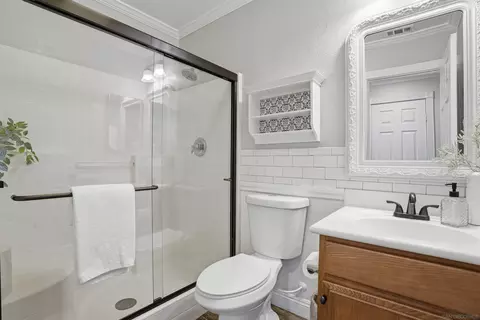 Bath - 32892 Monte Dr, Temecula, CA 92592 photo 5 of 6