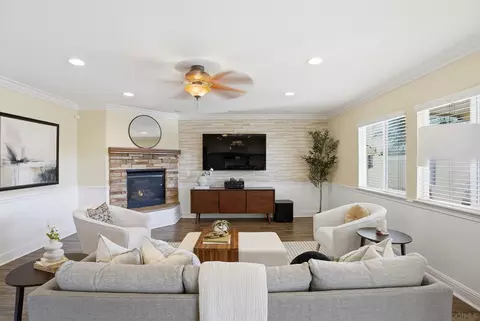 Living - 32892 Monte Dr, Temecula, CA 92592 photo 3 of 6