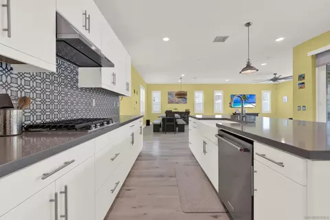 Kitchen - 9108 W W Blf, Santee, CA 92071 photo 4 of 5