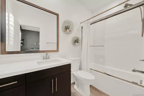 Bath - 9108 W W Blf, Santee, CA 92071 photo 9 of 10