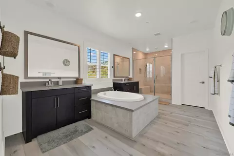 Bath - 9108 W W Blf, Santee, CA 92071 photo 4 of 10