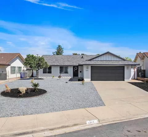 13111 Tobiasson Rd, Poway, CA 92064