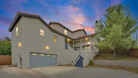 2042 Cherokee Ln, Escondido, CA 92026