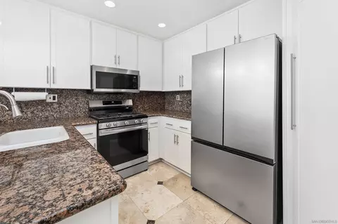 Kitchen - 1571 Corte Daniel, Oceanside, CA 92056 photo 2 of 3