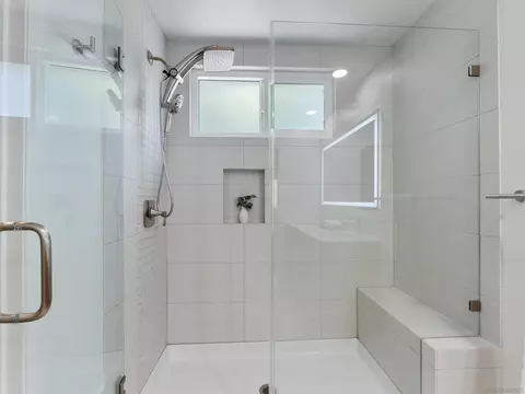 Bath - 2277 Dunstan, Oceanside, CA 92054 photo 2 of 5